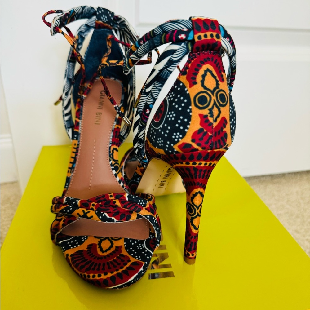 NEW Gianni Bini Abbrie Heels